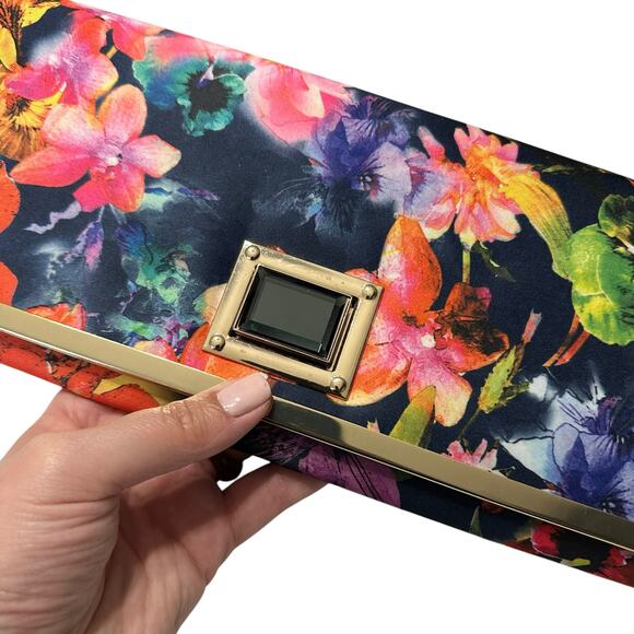 Multicolor Floral Rectangular Convertible Crossbody Clutch - Picture 5 of 10